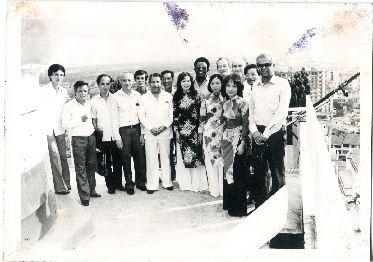 Ngai OBASI thăm Trạm Ra da Thành phố Hồ Chí Minh năm 1985.jpg